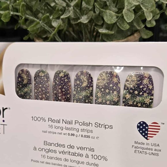 Color Street- Retired Nail Set- Infinity Love - Picture 1 of 2